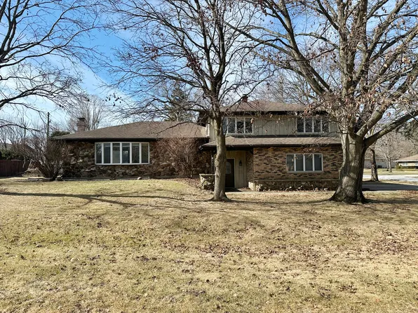 305 Doxbury Ln, New Lenox, IL 60451