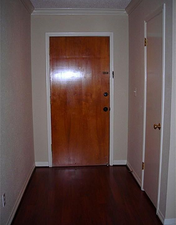 2nd image of 6633 Bayou Glen Rd