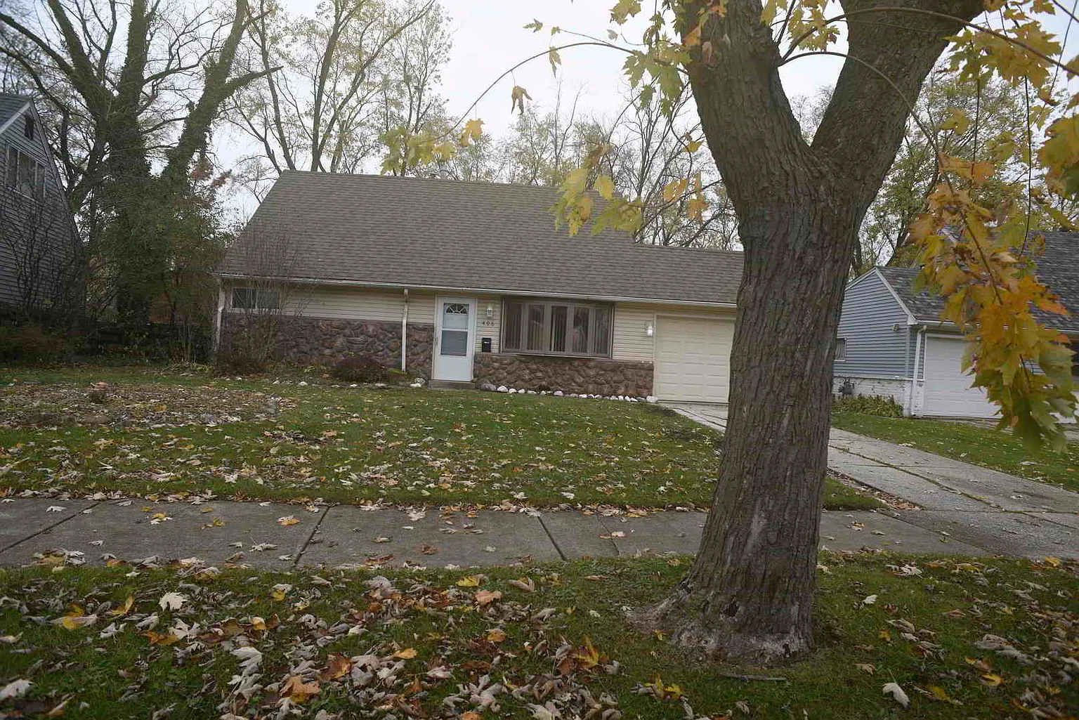 406 Winnemac St photo 1