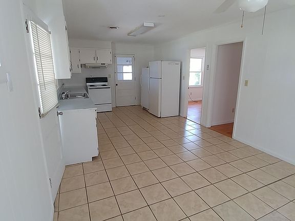 3rd image of 3034 Penderlea Hwy