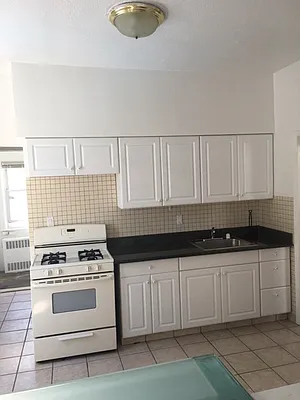 Rented by Alexiou Realty | media 21