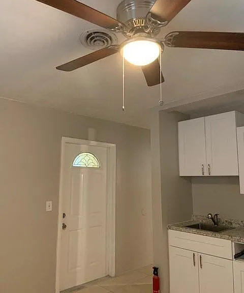4250 NW 21st Ave — Photo 5