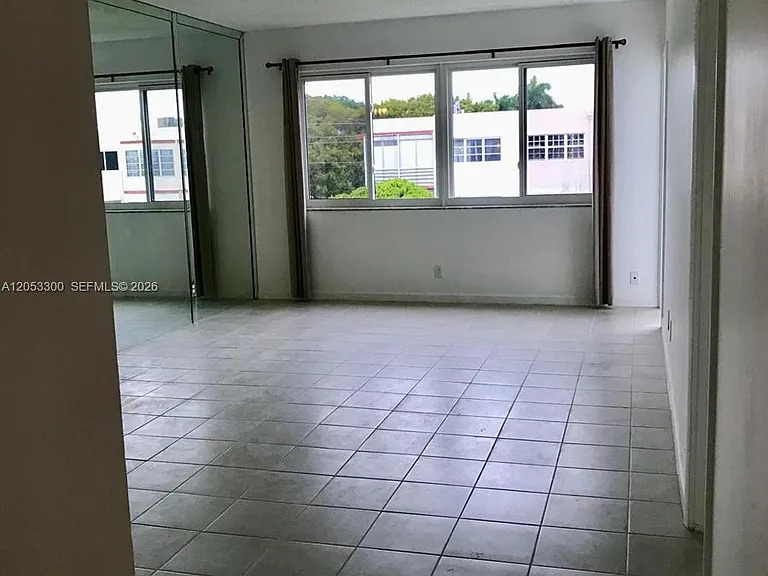 2200 Park Ln #308 — Photo 5