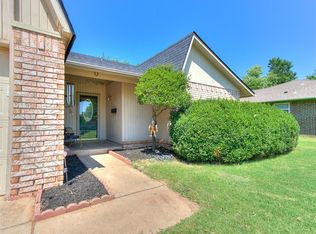 2205 Cowan Pl, Moore, OK 73160