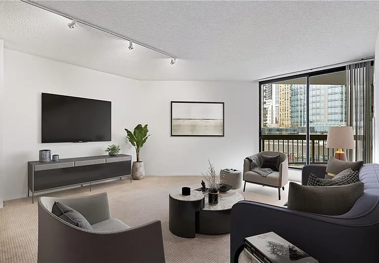 829 N Dearborn St #9 — Photo 2