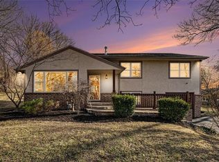 1701 NE 49th St, Kansas City, MO 64118