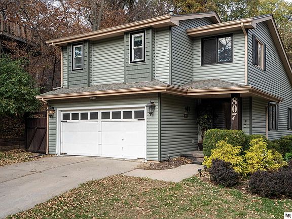 3rd image of 807 Shagbark Ct
