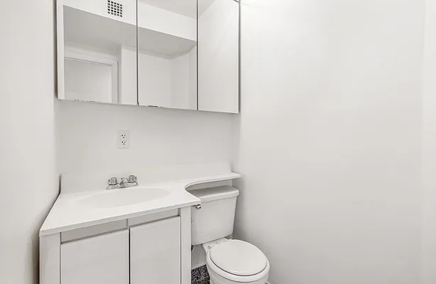 Rented by Mossanen Group | media 23