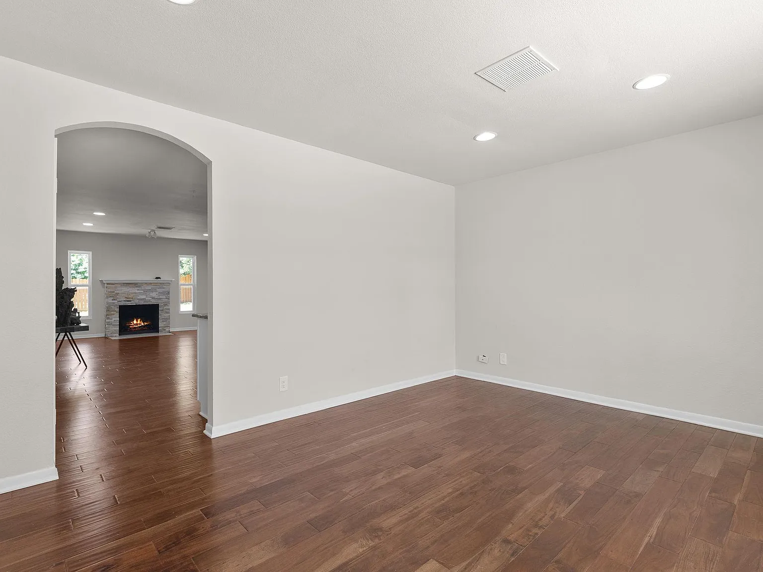 3 bed, 2.0 bath, 1452 sqft, $2,850 — Photo 4