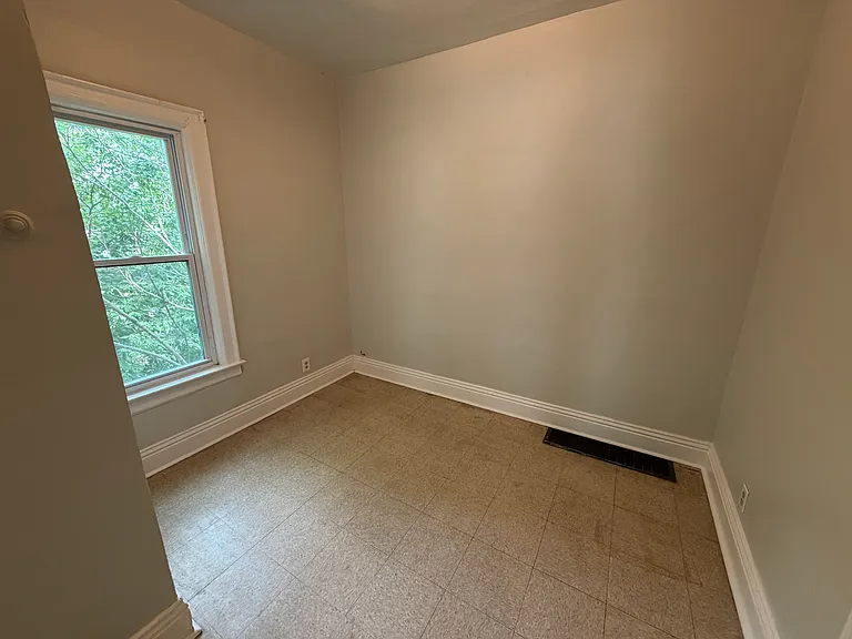 453 Herkimer St #UPPER — Photo 17