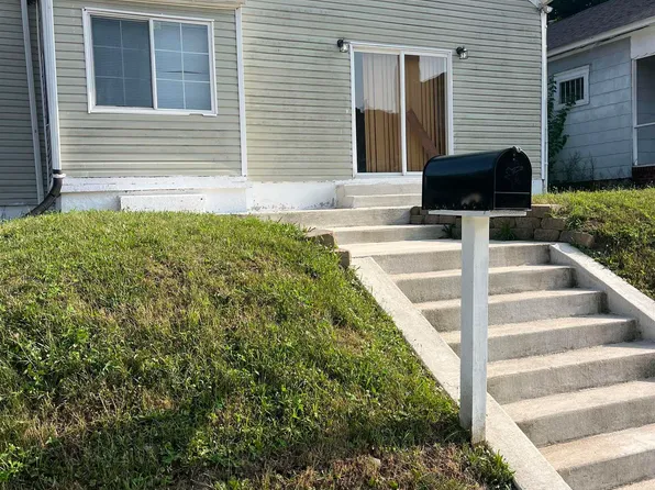 726 W Calvert St, South Bend, IN 46613