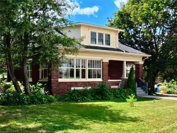 33 Main St E, Mapleton, ON N0G 1P0
