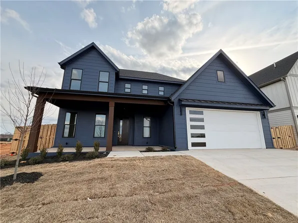 4102 W Erin Dr, Rogers, AR 72758