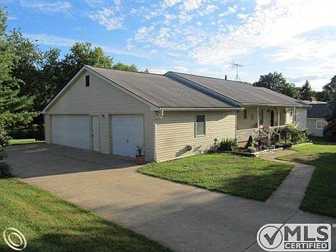 Great Ranch w/3 Car Garage