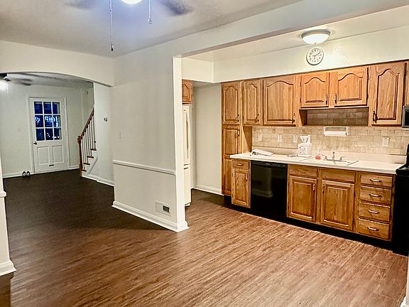 4th image of 8313 Edgedale Rd