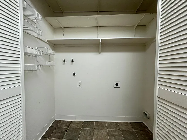 2522 Clairemont Dr #303 — Photo 13