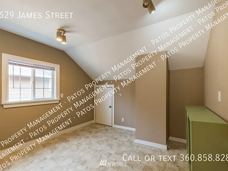 1629 James St — Photo 11