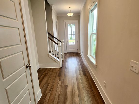 4th image of 1278 Max Ln