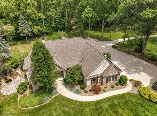 7053 Hills And Dales Rd NW, Canton, OH 44708