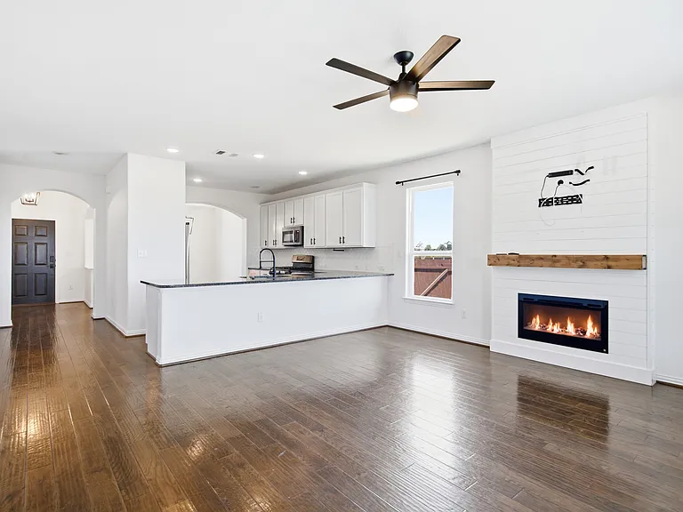 115 Rough Bark St — Photo 4