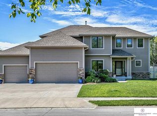 16913 Emiline St, Omaha, NE 68136