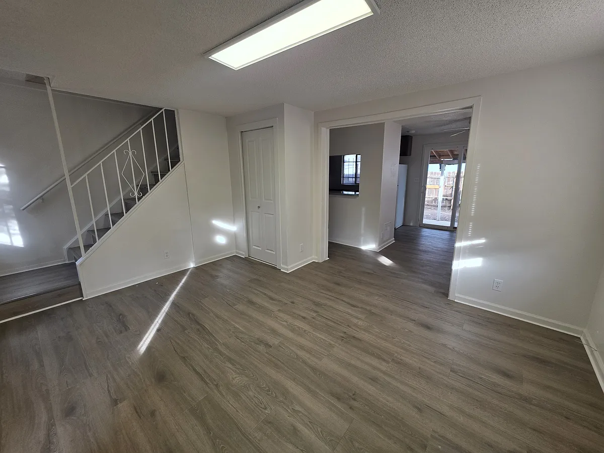 Building Photo - 3073 W Center Ave #A