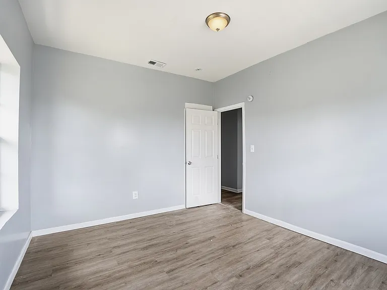2545 Harrison Ave #2 — Photo 12