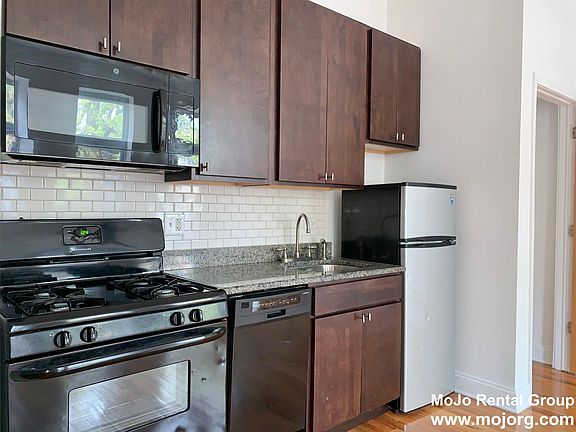 5th image of 4504 N Paulina St #1