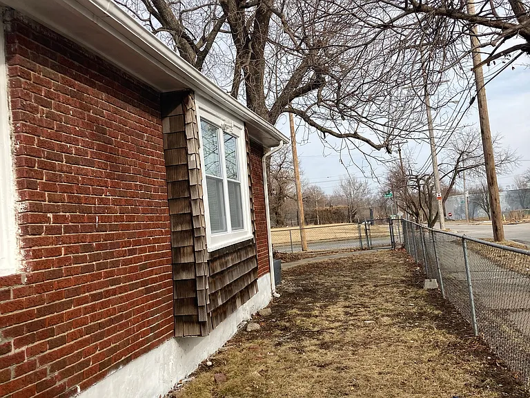 6638 Wabash Ave — Photo 19