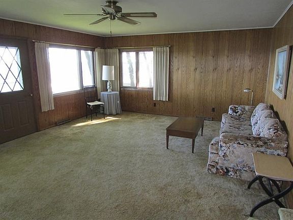 4th image of 2518 Okoboji Blvd