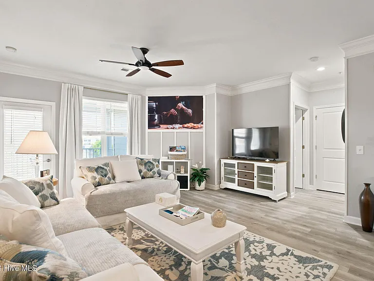 240 Woodlands Way #17 — Photo 12