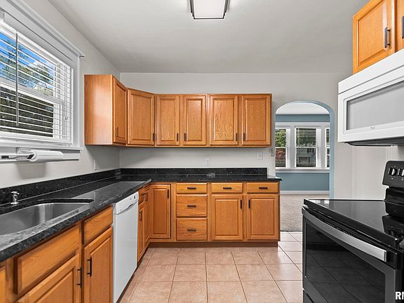 5th image of 3252 S 2nd St