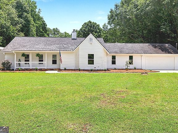 3rd image of 135 Dixie Ln