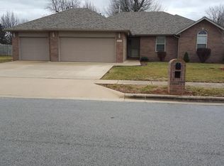 4030 W Tarkio St, Springfield, MO 65802