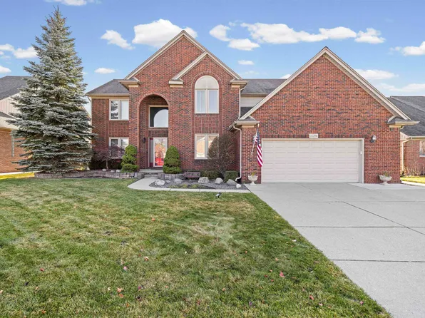 21258 Fairfield Dr, Macomb, MI 48044