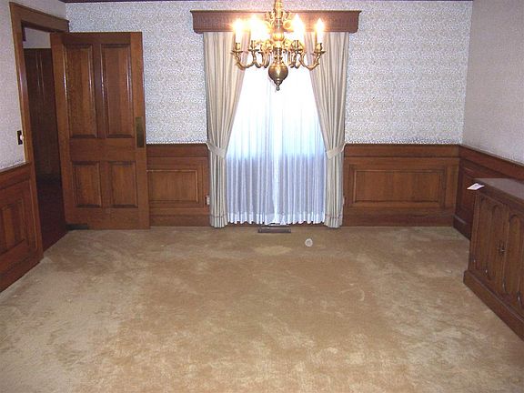 4th image of 512 Clover St