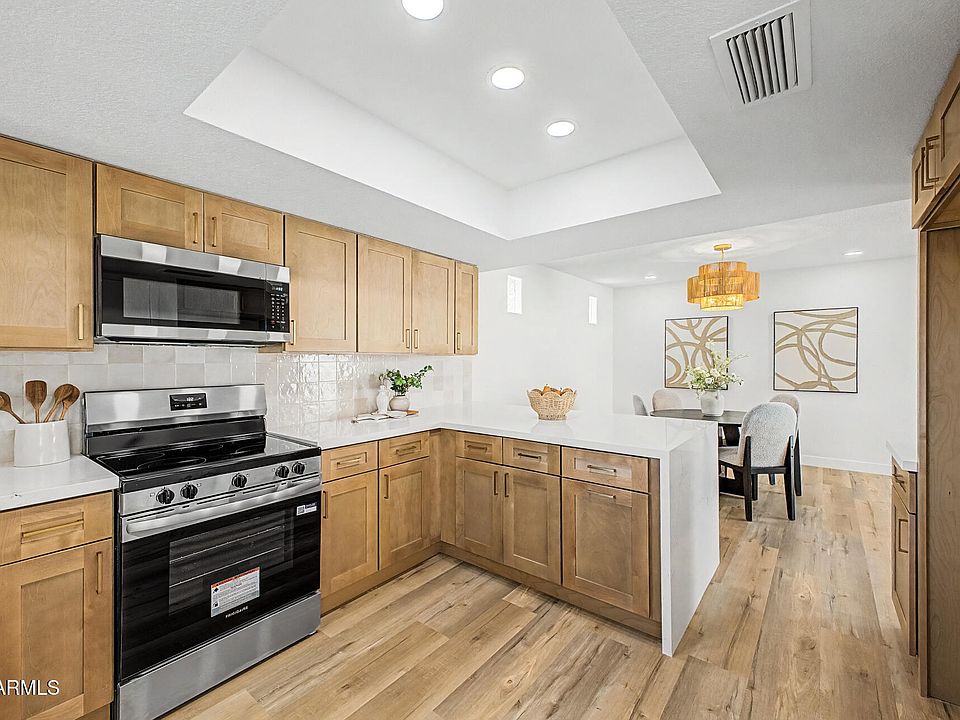 1st image of 601 E WESCOTT Drive