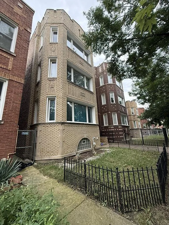 8035 S Paulina St, 2 — Photo 1