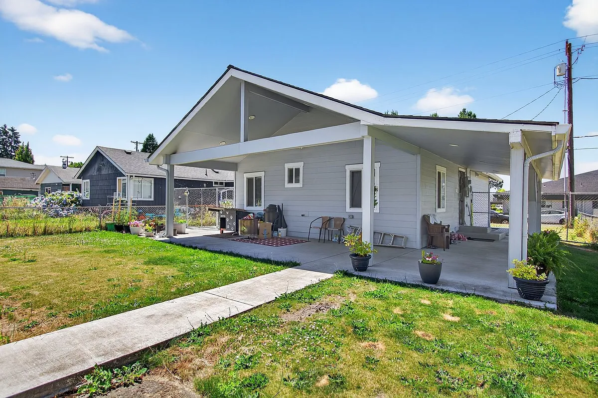 Building Photo - 970 9th Ave