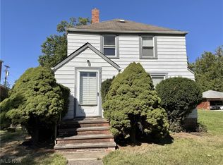 824 E 236th St, Euclid, OH 44123