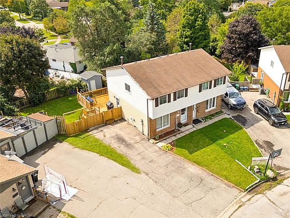 3rd image of 76 Cluthe Cres