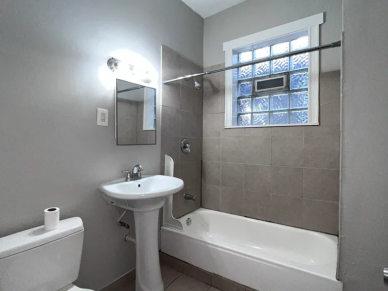 2707 E 78th St #2W — Photo 11