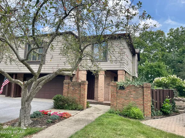 6 Mews Rd #A, Lima, OH 45805