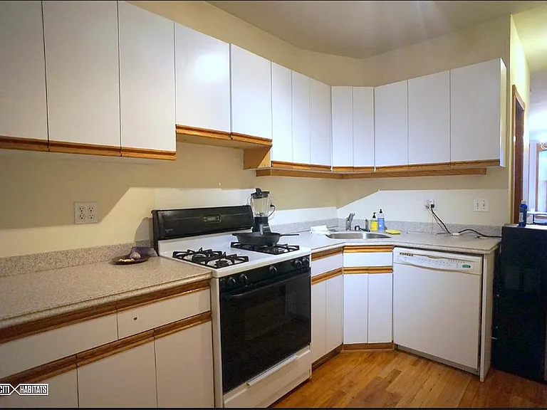 481 12th St #2A — Photo 5