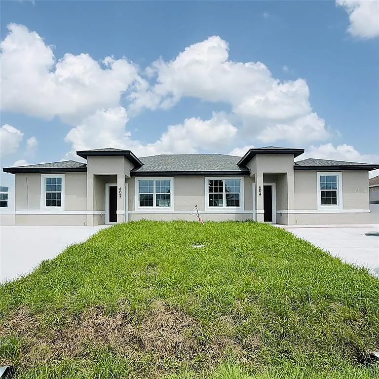 3 bed, 2.0 bath, 8899 sqft, $1,950 — Photo 1