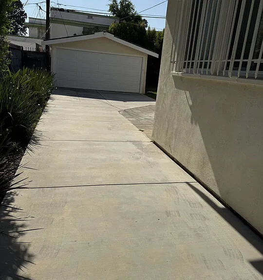 153 S Gramercy Pl — Photo 3