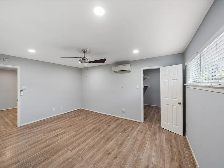 311 Hawthorne St #16 — Photo 11