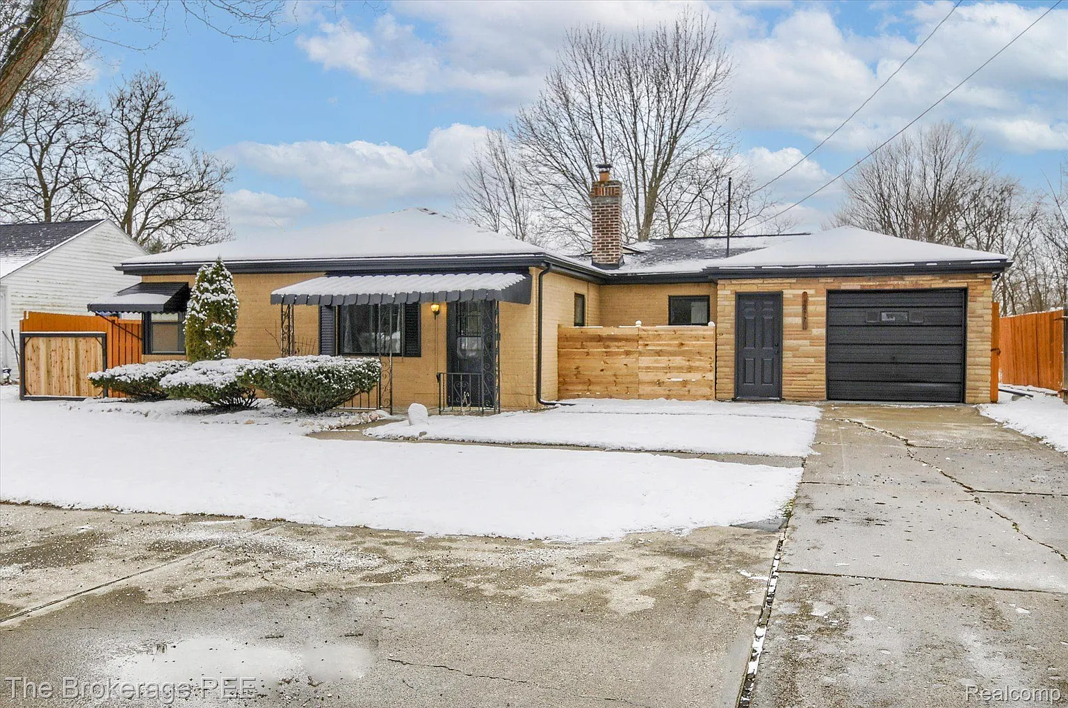 2477 Covert Rd photo 1