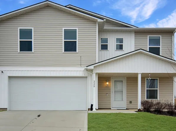 225 Maple Ave, Norwalk, IA 50211