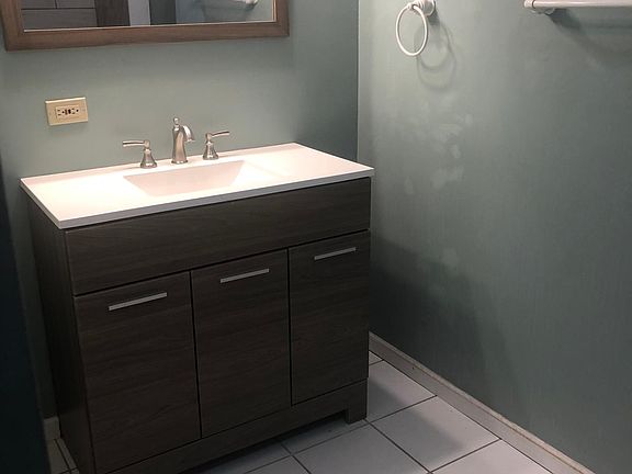 4th image of 1433 Lexington Ave